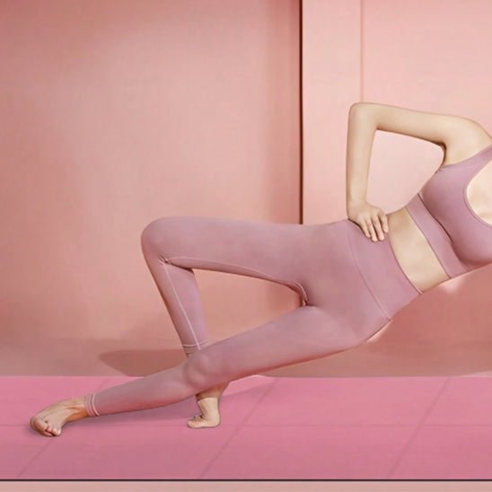 tapis de yoga femme exercice gainage