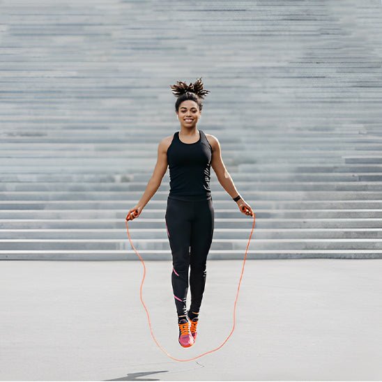 corde a sauter entrainement femme exterieur
