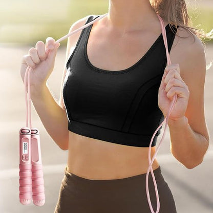 corde a sauter femme se prepare pour entrainement