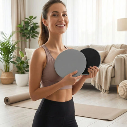 coussins d'équilibre femme préparant séance yoga dans salon