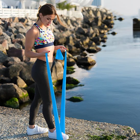 elastique musculation exercices femme en exterieur