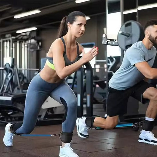 elastique sport couple faisant fentes