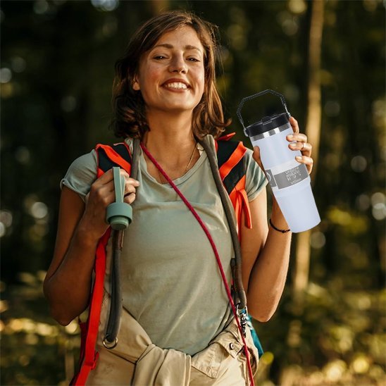 Gourde isotherme femme en excursion