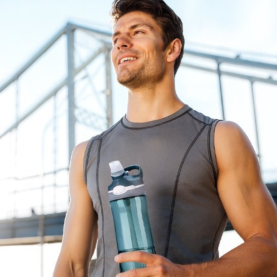 gourde avec paille homme hydratation