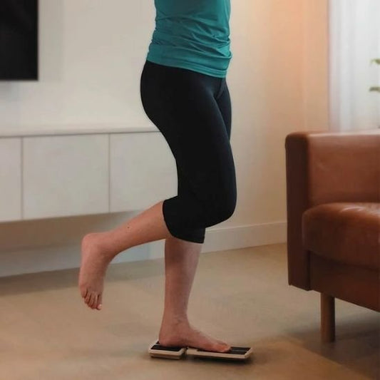 Planche d'équilibre femme exercices salon