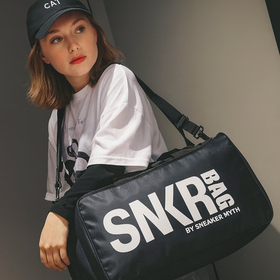 sac de sport homme femme arrivant au sport