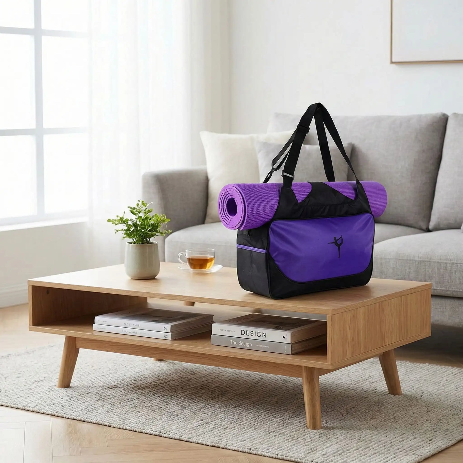 sac yoga noir et violet table salon