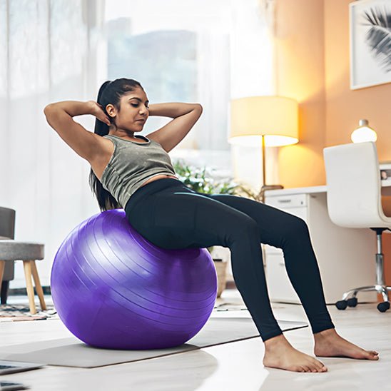 swissball femme exercices abdos