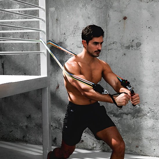 un homme elastique sport accroche meme hauteur tete